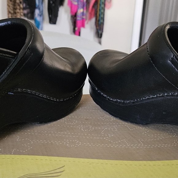 Dansko Black Leather Professional Clogs - Picture 6 of 8